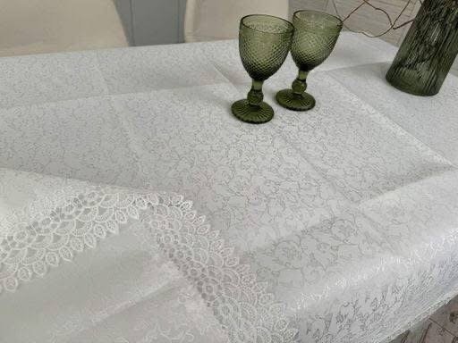 Nappe avec torchons