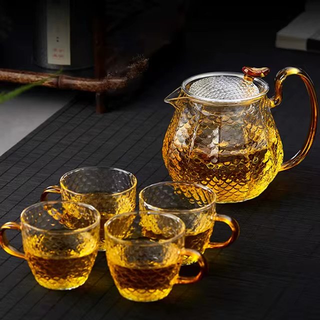 Ensemble théière et 4 tasses