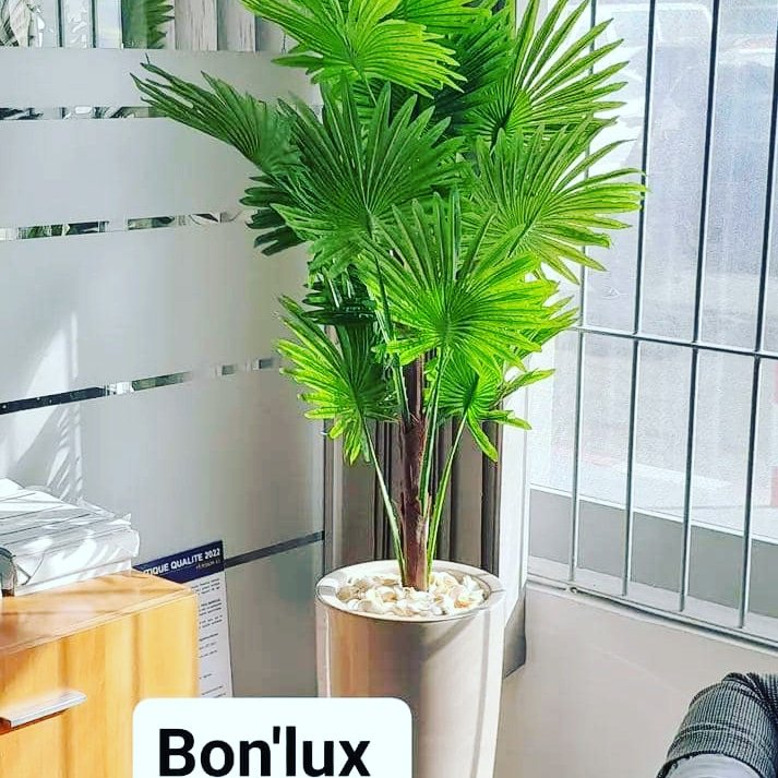 Plantes artificielles décoratives — Polyester réaliste