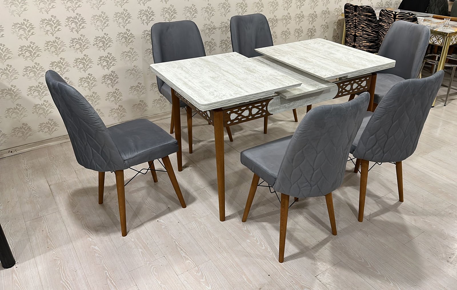 Table à manger extensible à 6 chaises