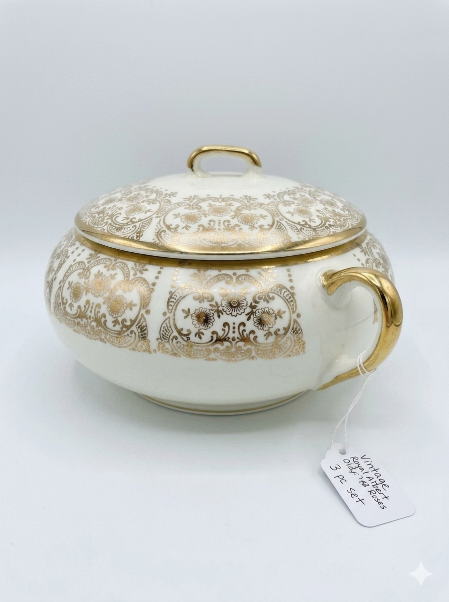 Soupière en porcelaine blanche - Motifs dorés baroques